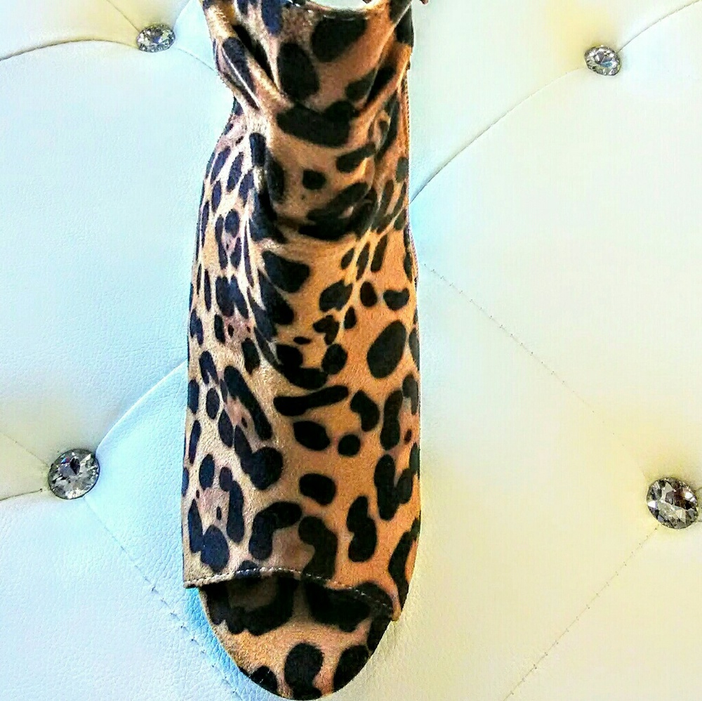 Leopard Ankle Bootys - Picture 7 of 8